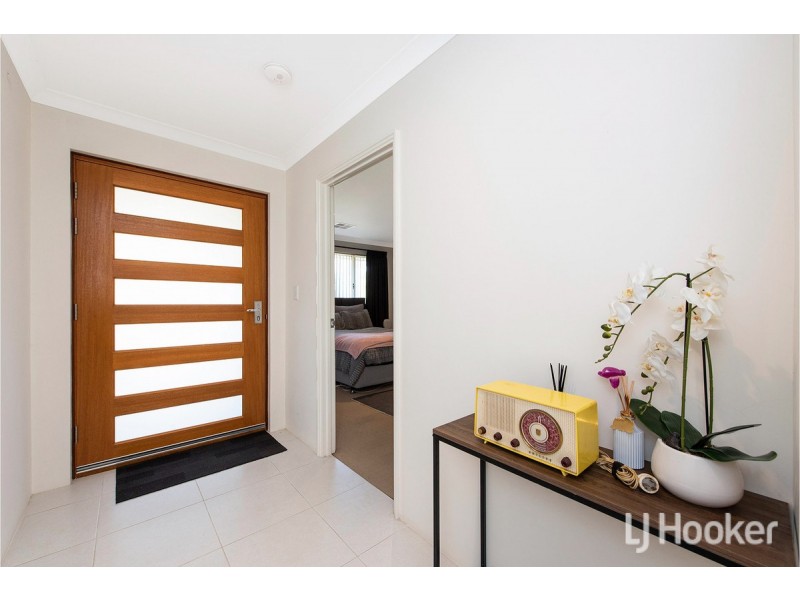 65 Warburton Trail, Lakelands WA 6180