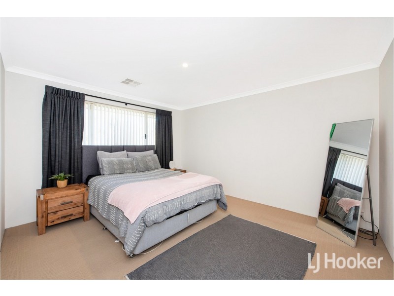 65 Warburton Trail, Lakelands WA 6180