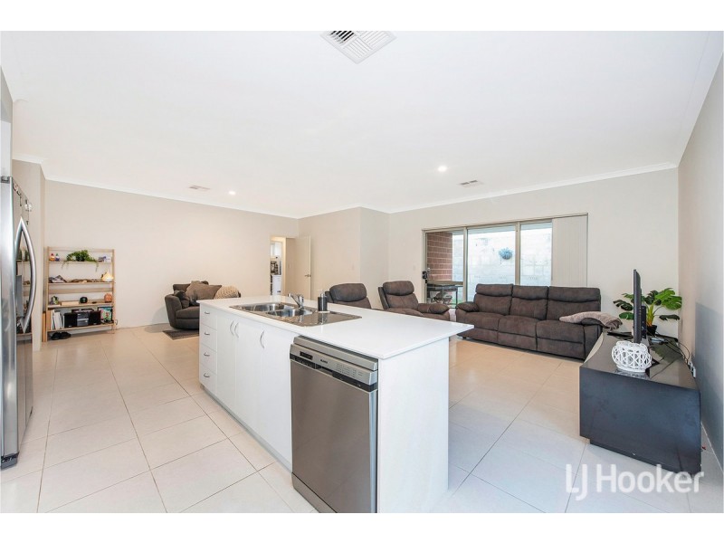 65 Warburton Trail, Lakelands WA 6180