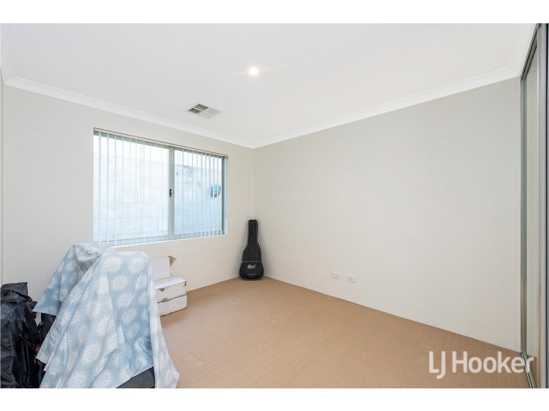 65 Warburton Trail, Lakelands WA 6180