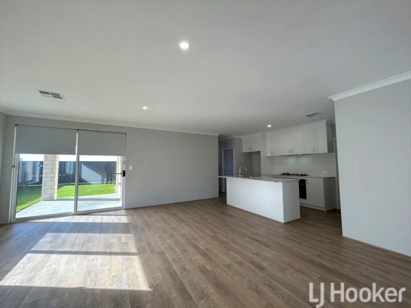 242 Badgerup Avenue, Lakelands WA 6180