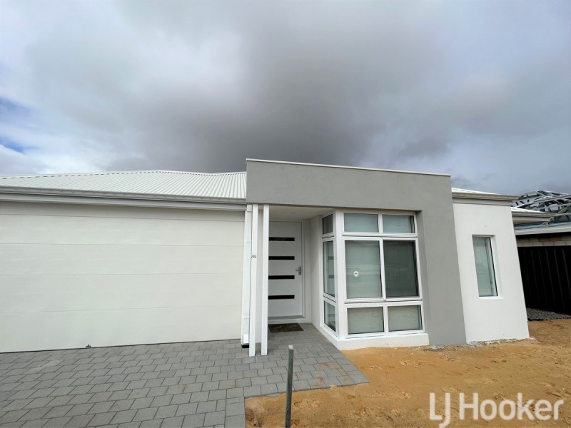 242 Badgerup Avenue, Lakelands WA 6180