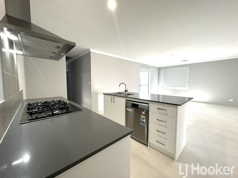 30 Yamarna Road, Golden Bay WA 6174