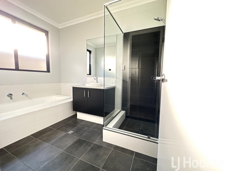 24 Cadmium Street, Karnup WA 6176