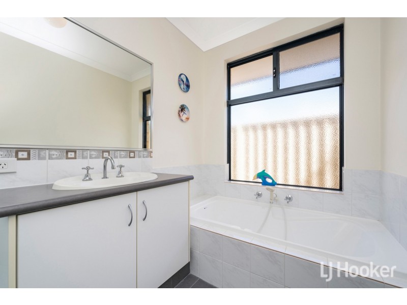 22 McCubbin Loop, Dawesville WA 6211