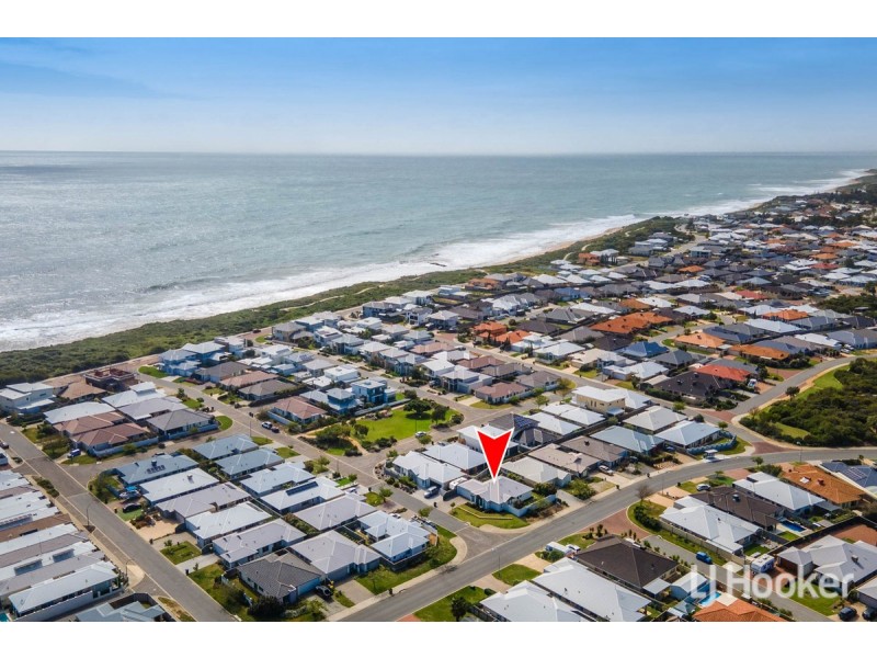 2 Stellaria Avenue, Halls Head WA 6210