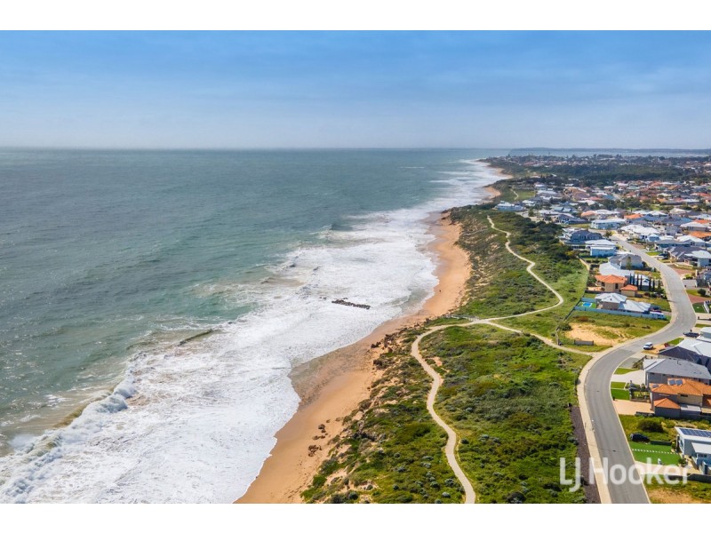 2 Stellaria Avenue, Halls Head WA 6210