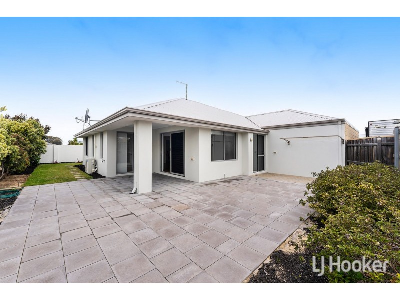 2 Stellaria Avenue, Halls Head WA 6210