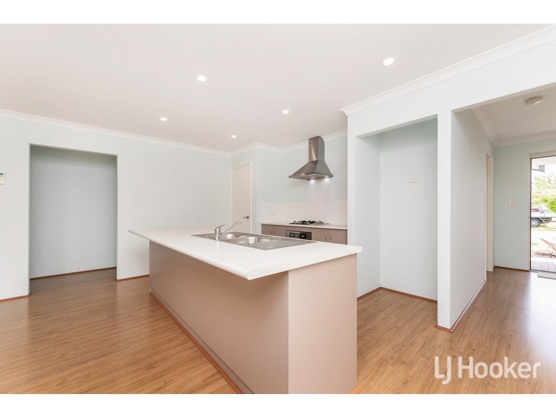 2 Stellaria Avenue, Halls Head WA 6210