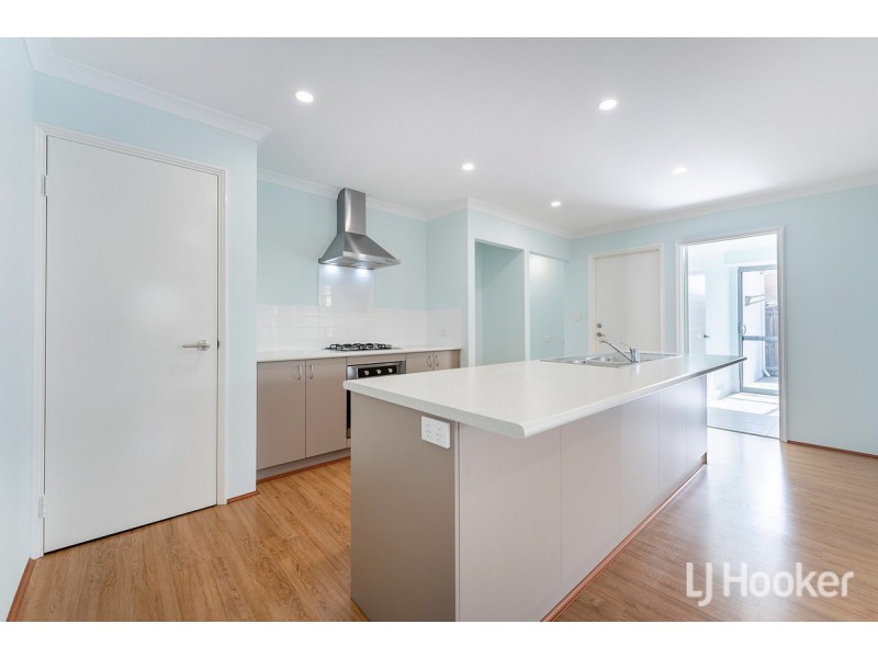 2 Stellaria Avenue, Halls Head WA 6210