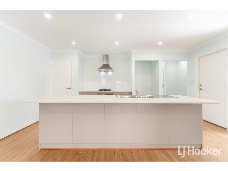 2 Stellaria Avenue, Halls Head WA 6210