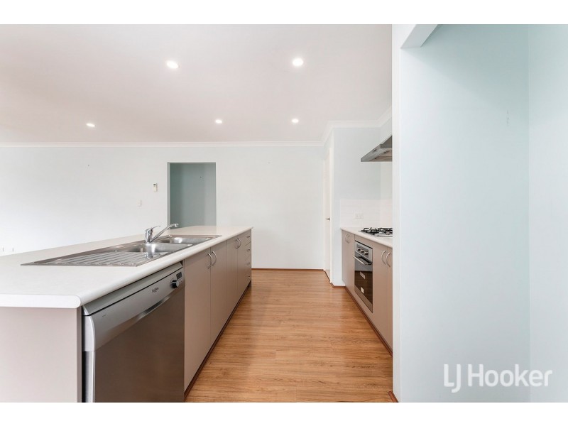 2 Stellaria Avenue, Halls Head WA 6210