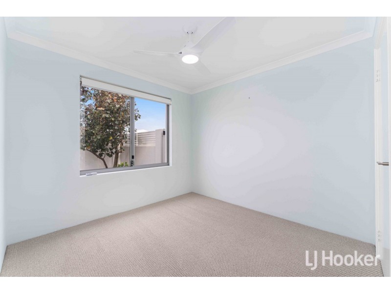 2 Stellaria Avenue, Halls Head WA 6210