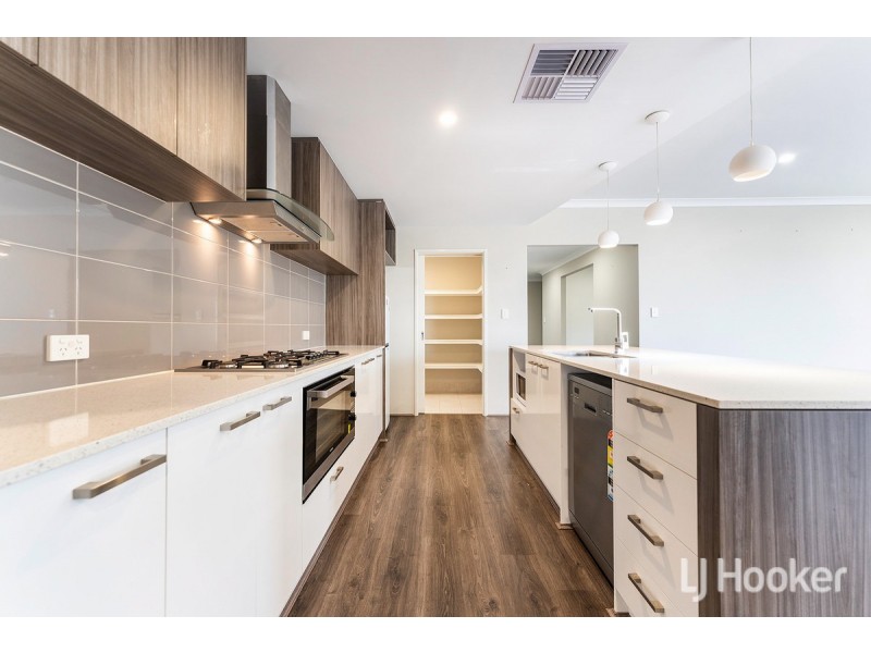 8 Dowerin Circuit, Lakelands WA 6180