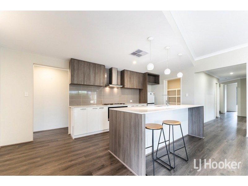 8 Dowerin Circuit, Lakelands WA 6180
