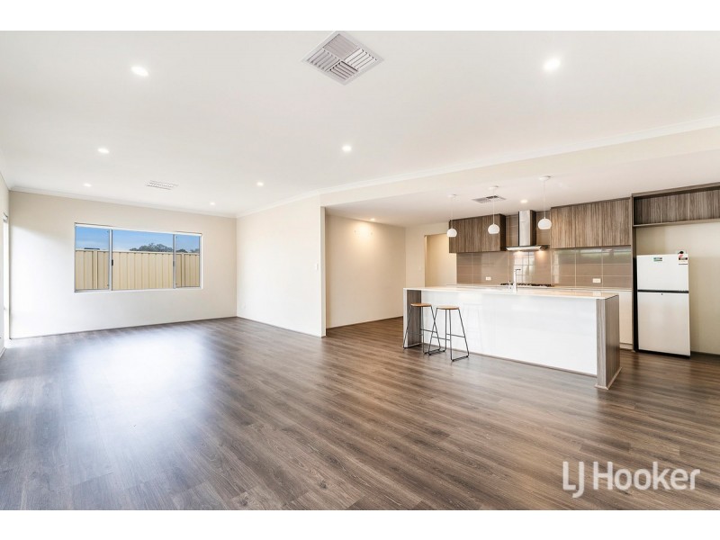 8 Dowerin Circuit, Lakelands WA 6180