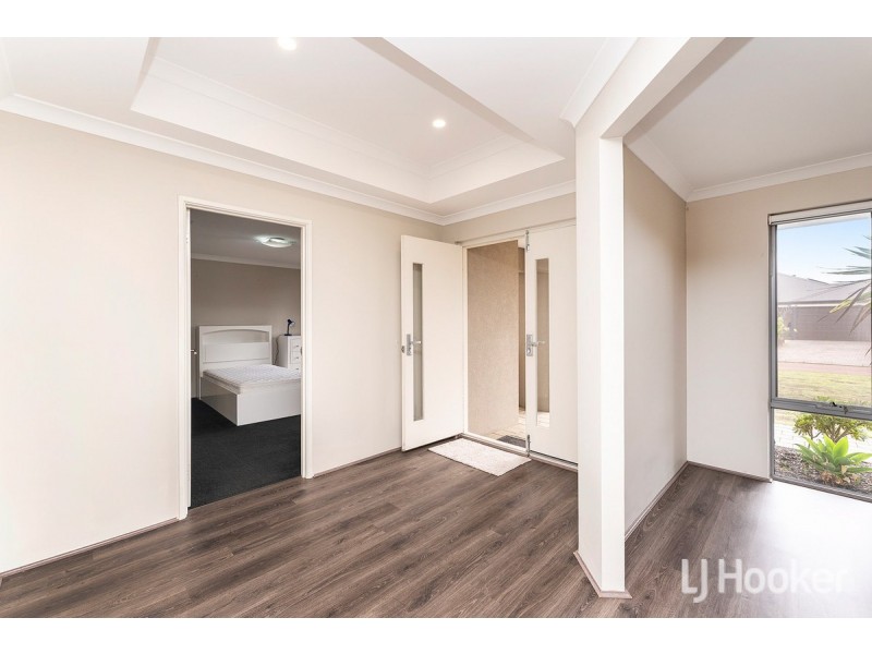 8 Dowerin Circuit, Lakelands WA 6180