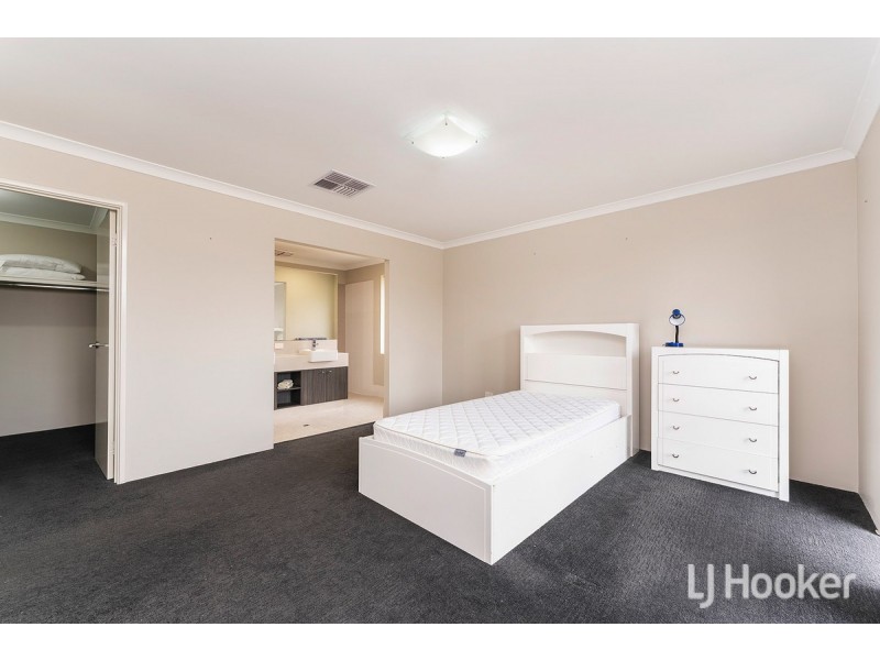 8 Dowerin Circuit, Lakelands WA 6180
