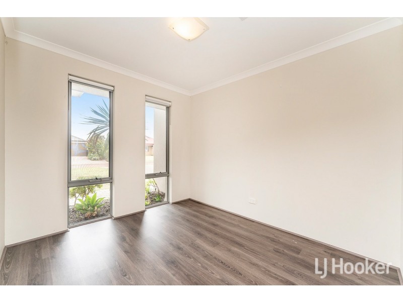8 Dowerin Circuit, Lakelands WA 6180