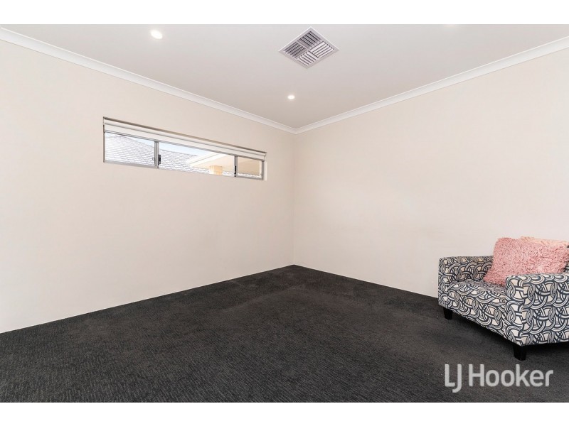 8 Dowerin Circuit, Lakelands WA 6180