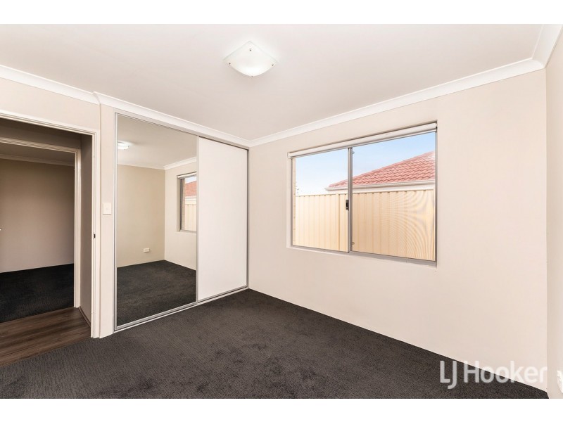 8 Dowerin Circuit, Lakelands WA 6180