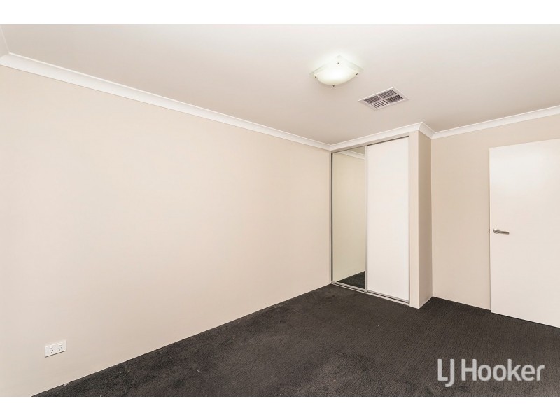 8 Dowerin Circuit, Lakelands WA 6180