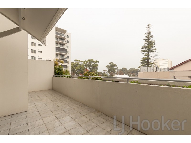 70/17 Rockingham Beach Road, Rockingham WA 6168