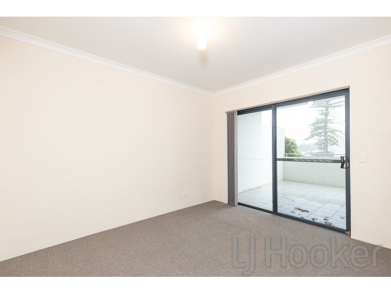 70/17 Rockingham Beach Road, Rockingham WA 6168