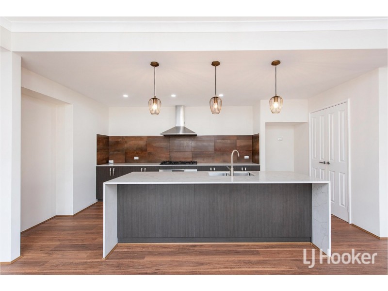 27 Glenbawn Vista, Lakelands WA 6180