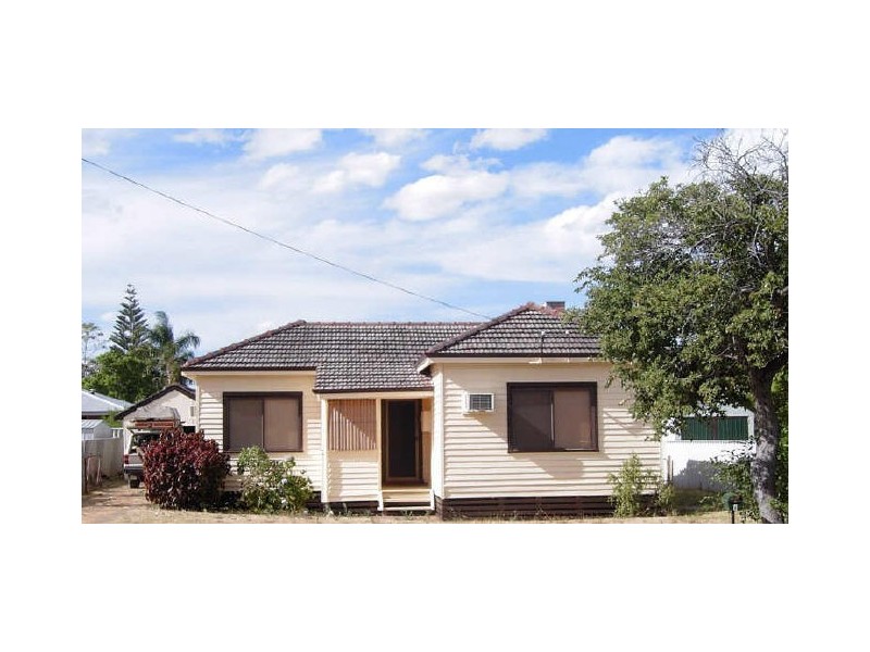8 Service Street, Mandurah WA 6210