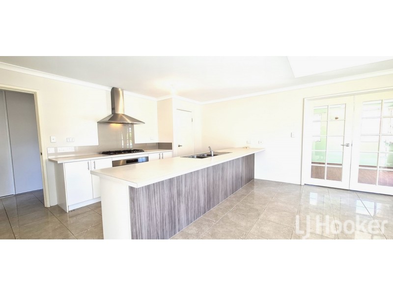 6 Skerne Court, Madora Bay WA 6210