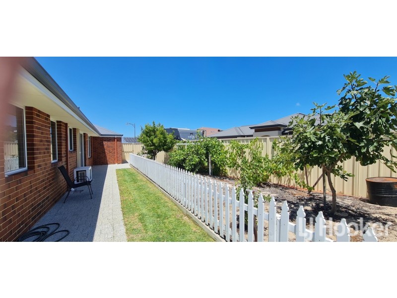 6 Skerne Court, Madora Bay WA 6210