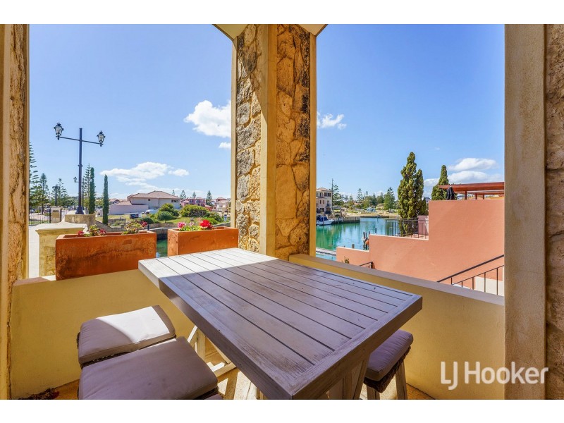 9/18 Port Quays, Wannanup WA 6210