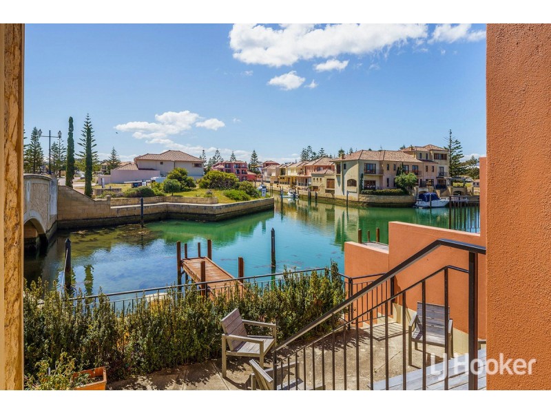 9/18 Port Quays, Wannanup WA 6210