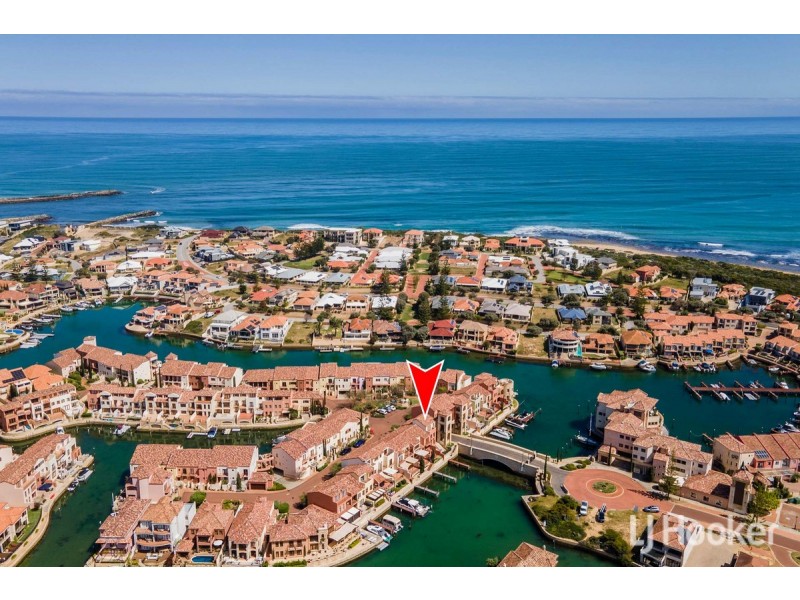 9/18 Port Quays, Wannanup WA 6210