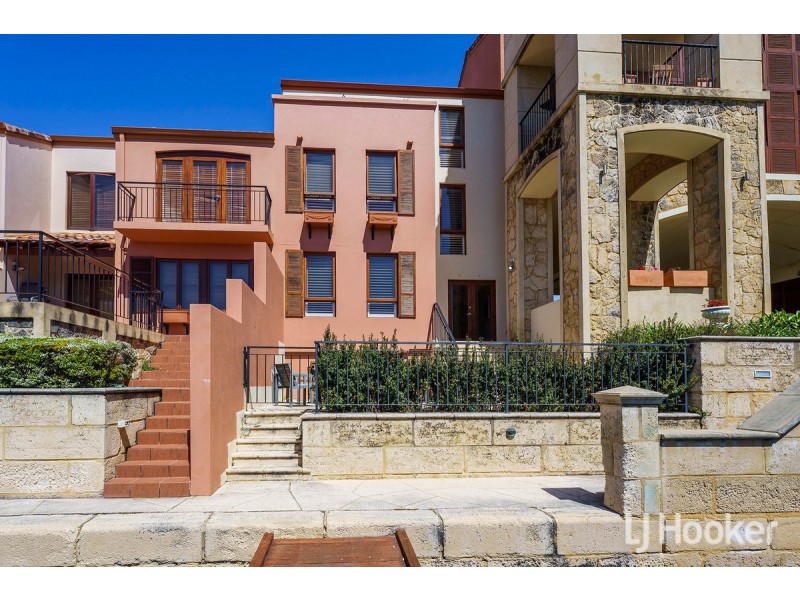 9/18 Port Quays, Wannanup WA 6210