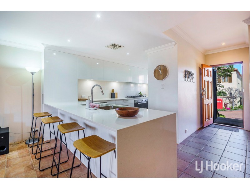 9/18 Port Quays, Wannanup WA 6210