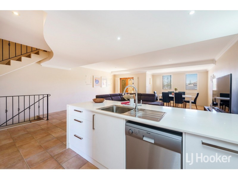 9/18 Port Quays, Wannanup WA 6210