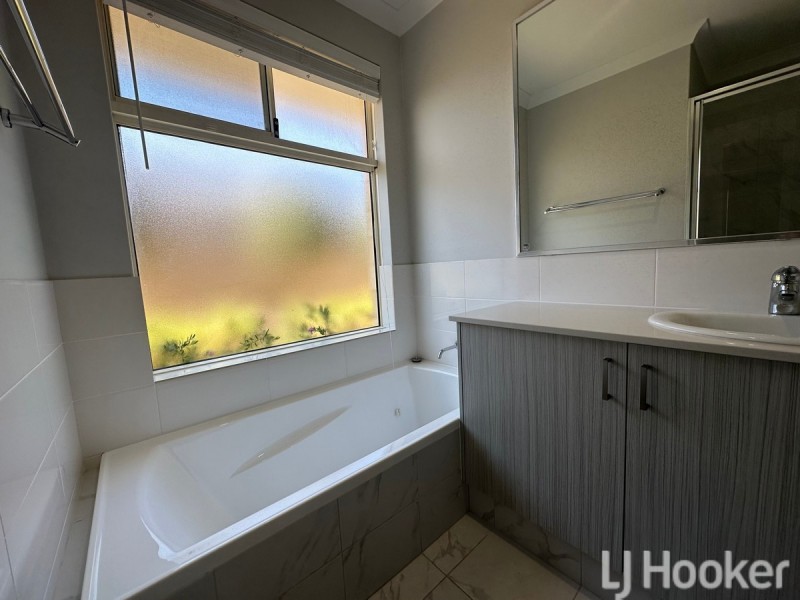 20 Dandelion Road, Karnup WA 6176