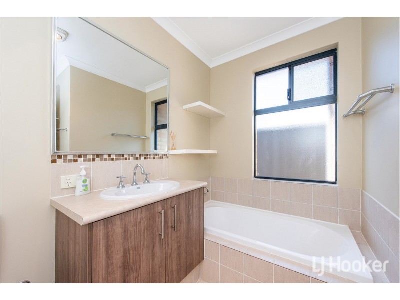 4/18 Irrawaddy Drive, Greenfields WA 6210