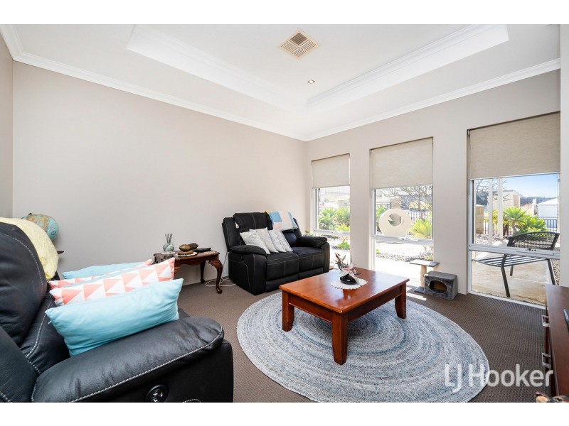6/4 Maywood Way, Wannanup WA 6210