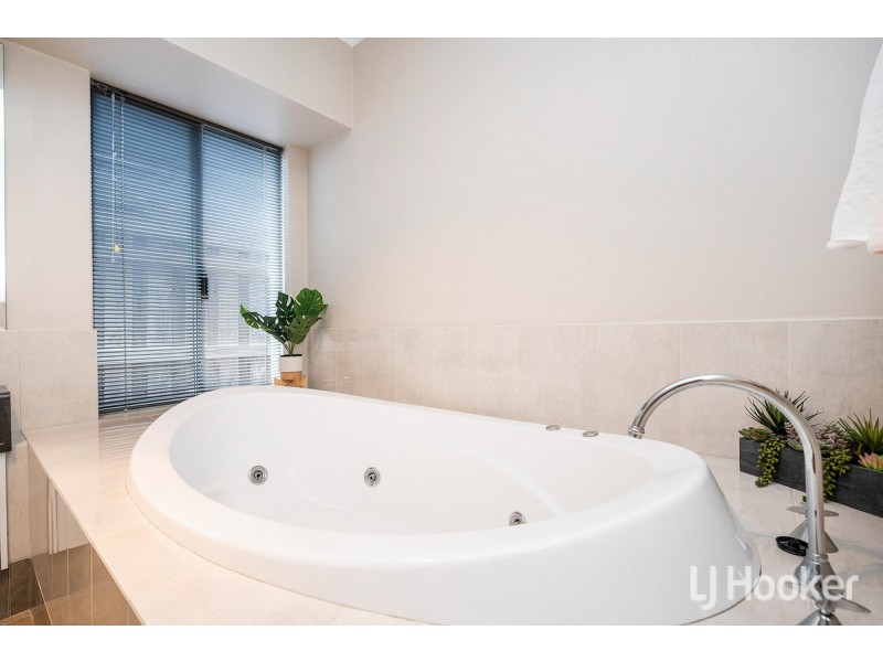 6/4 Maywood Way, Wannanup WA 6210
