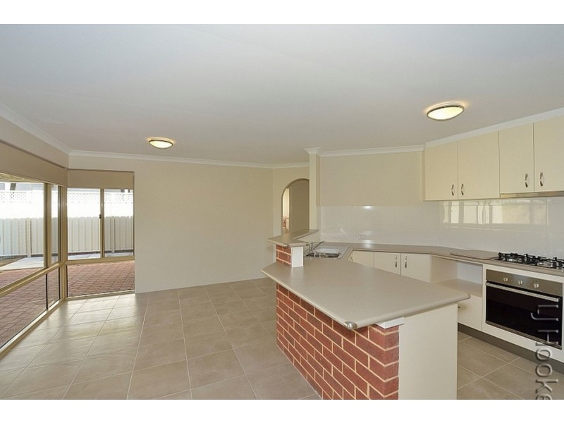 38 Paradise Circuit, Halls Head WA 6210