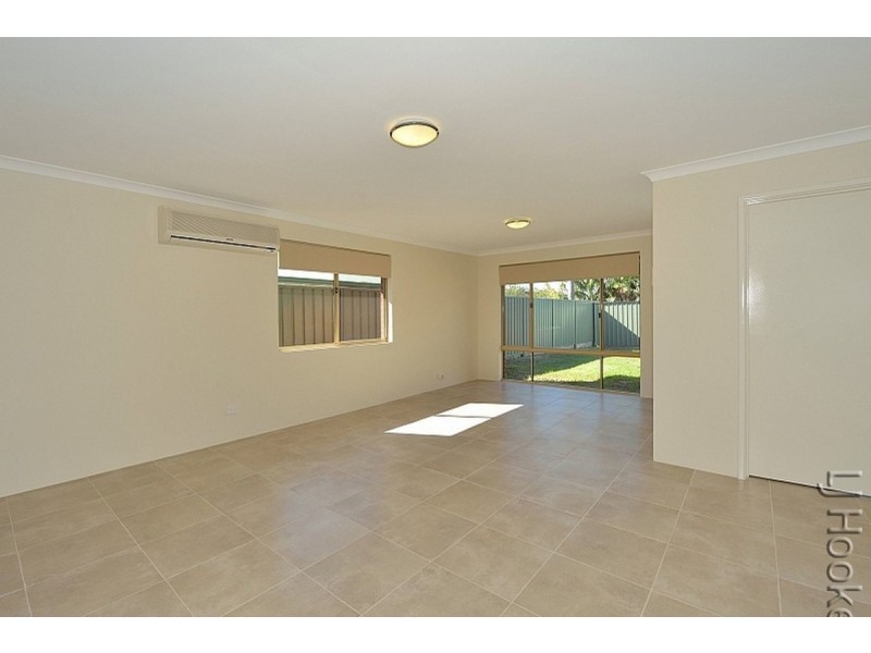 38 Paradise Circuit, Halls Head WA 6210