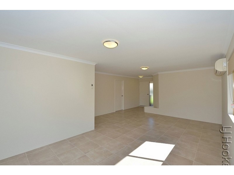 38 Paradise Circuit, Halls Head WA 6210