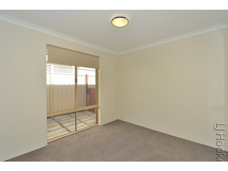 38 Paradise Circuit, Halls Head WA 6210