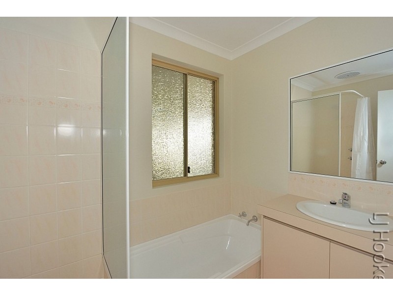 38 Paradise Circuit, Halls Head WA 6210