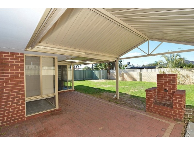 38 Paradise Circuit, Halls Head WA 6210