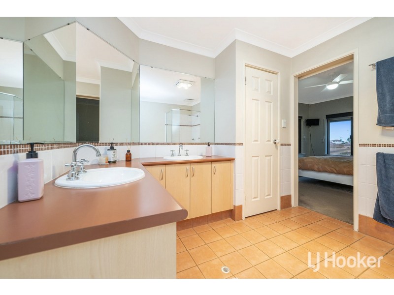 12 Highview Rise, Halls Head WA 6210