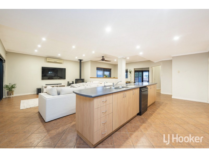 12 Highview Rise, Halls Head WA 6210